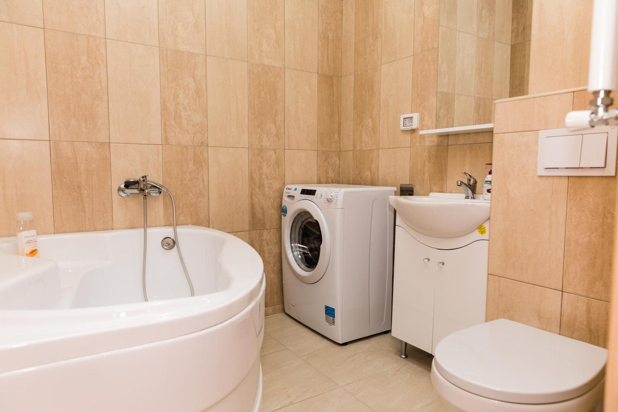 Urban Retreat Luxury Hideaway Apartment Oradea Exterior photo